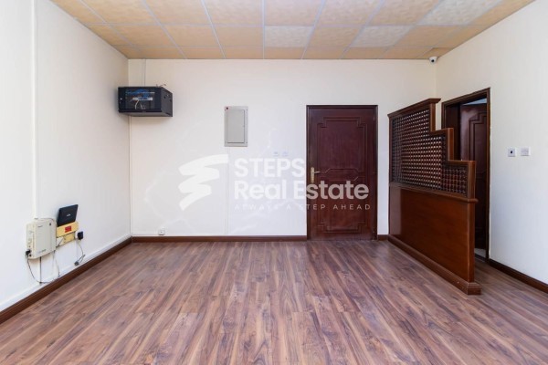 Office for Rent in Muntazah - 1