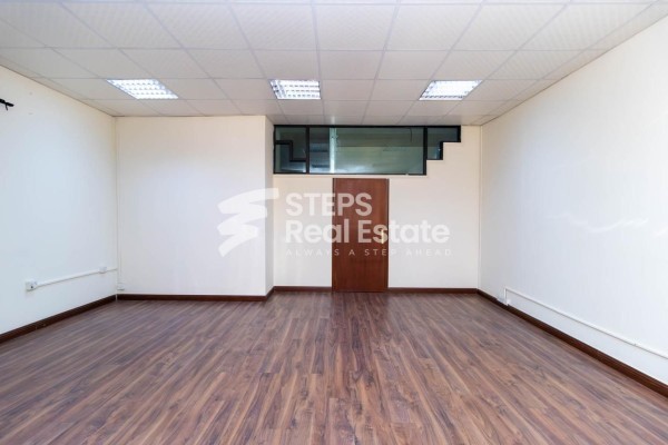 Office for Rent in Muntazah - 11
