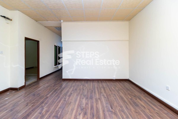 Office for Rent in Muntazah - 9