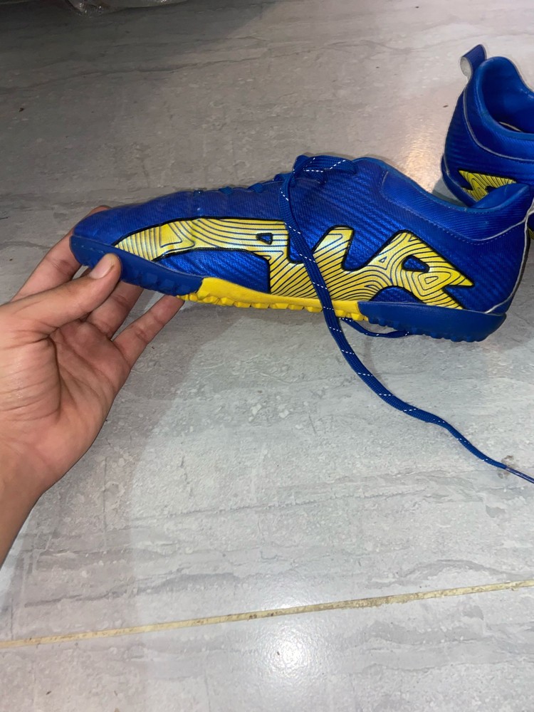 حذاء كورة للبيع مقاس 42-41 - 3