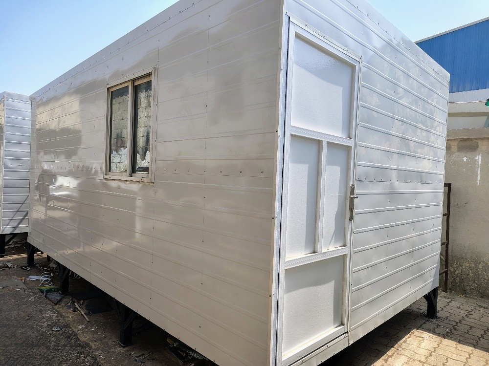 cabin,kitchen, toilets good price - 11