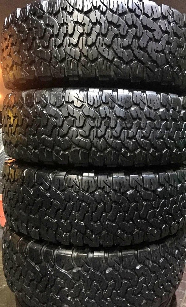 285/70/17" Bfgoodrich tyre - 1
