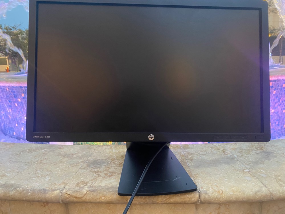 Elite display e231 - 4