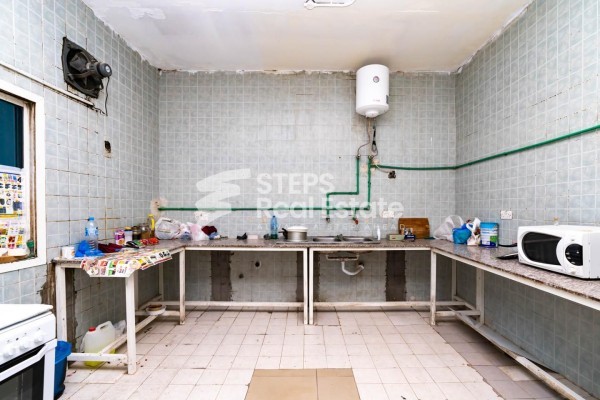 سكن عما ل للإيجار - 11