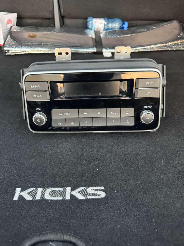 nissan kicks 2019 radio - 1