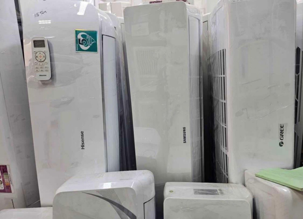 split  AC  For selling call me - 1