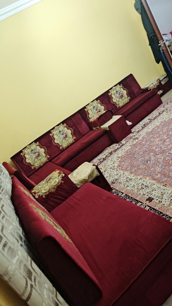 جلسه عربيه مع طاوله خشب مع السجاد - 2