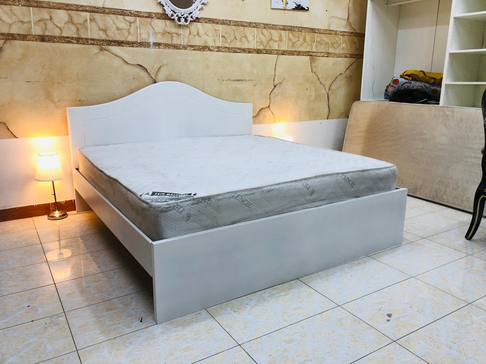 King size bed 190x180 - 1