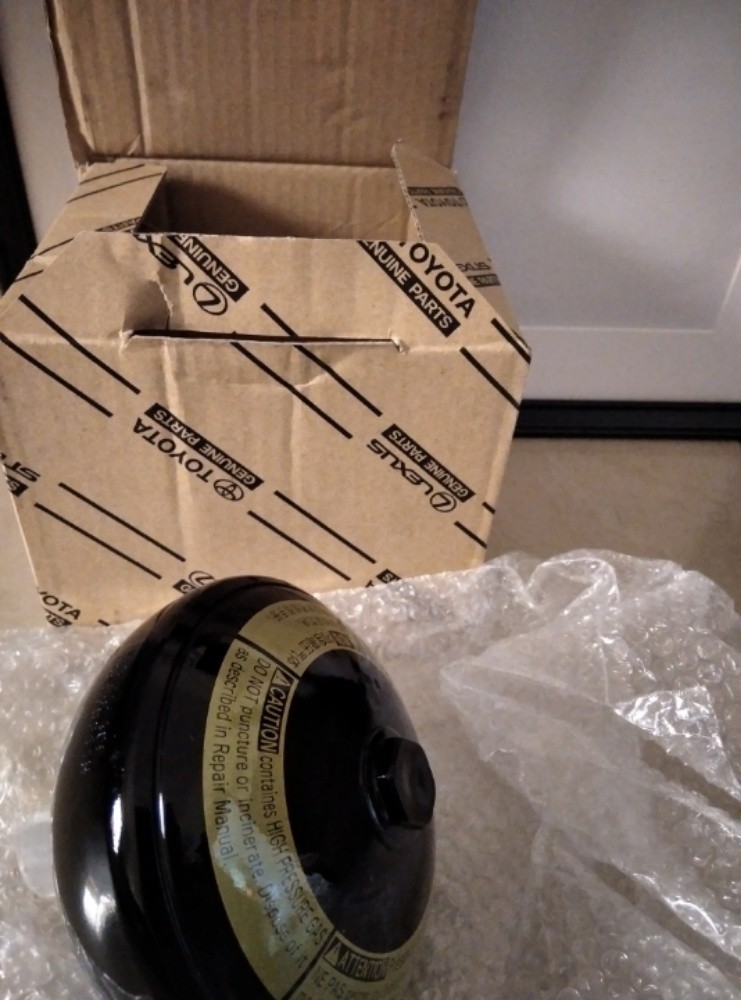 Suspension Accumulator Lexus 570 - 1