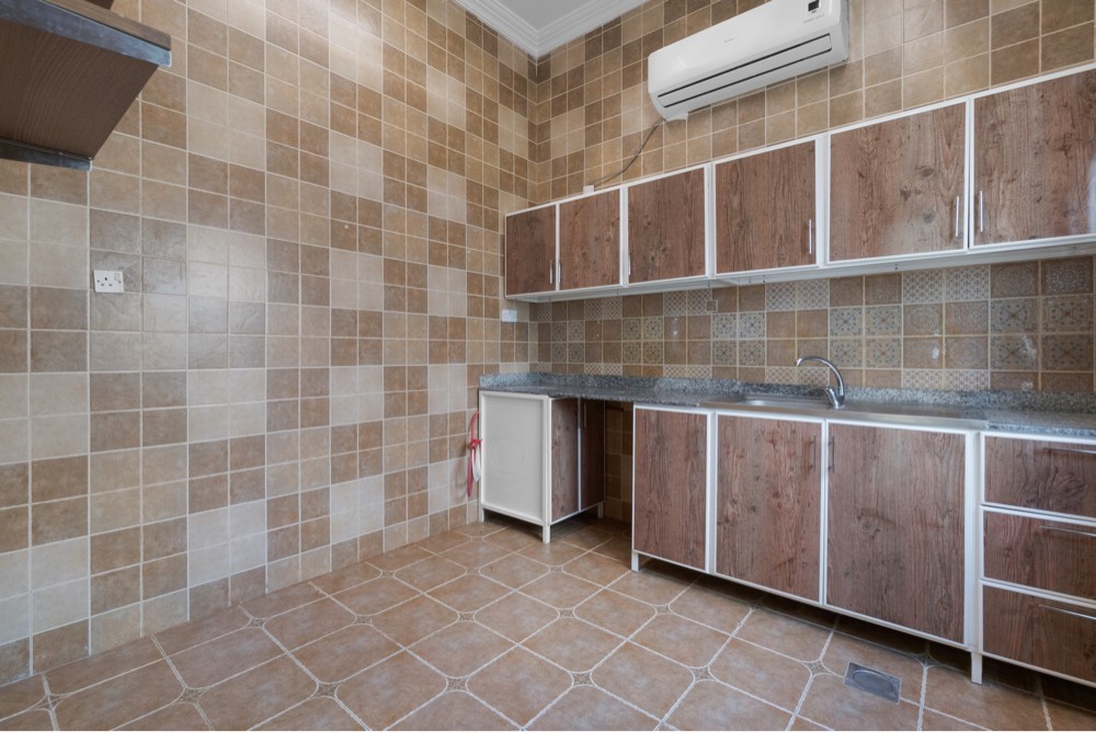-villa 4rent in compound azizia - 14