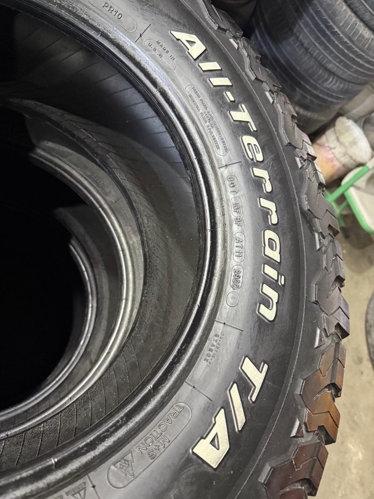 285/70/17" Bfgoodrich tyre - 6