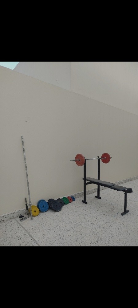 bench  ,63 kilo ,2 bars,1dummbl - 1