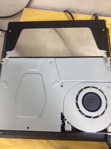 ps 4 good condition  - 3
