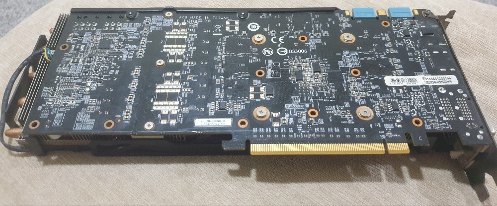 VGA CARD GIGABYTE - 5