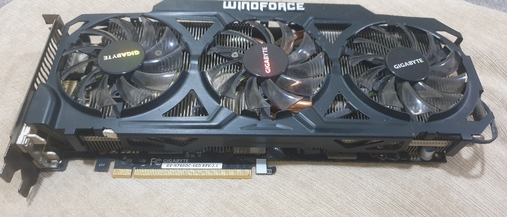 VGA CARD GIGABYTE - 3