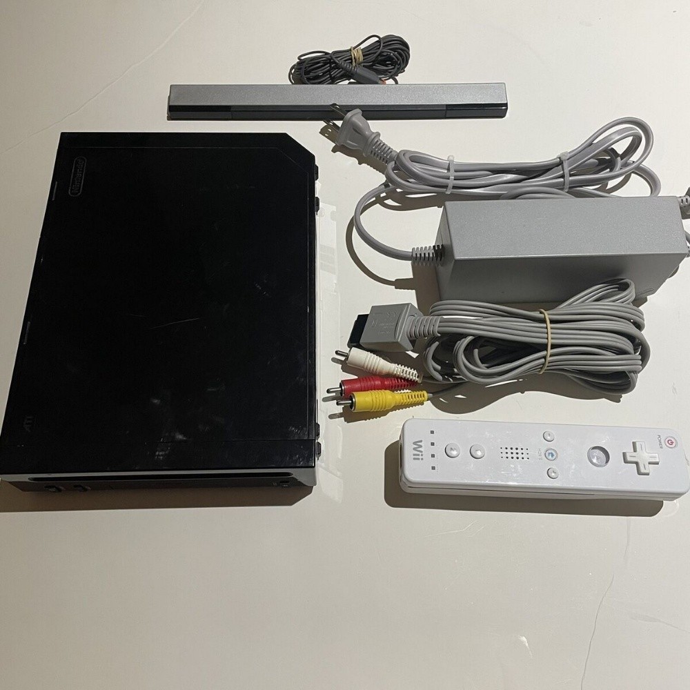 Nintendo Wii Black USA - 1