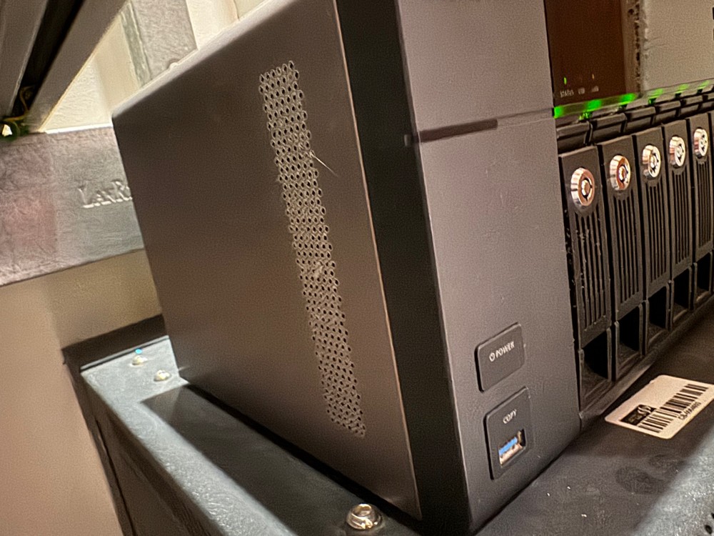 Qnap 6bay TS-653 pro Storage 16TB - 2