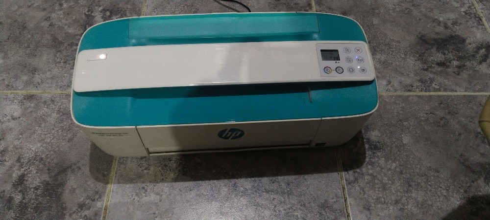 Compact & Stylish HP DeskJet 3762 - 1