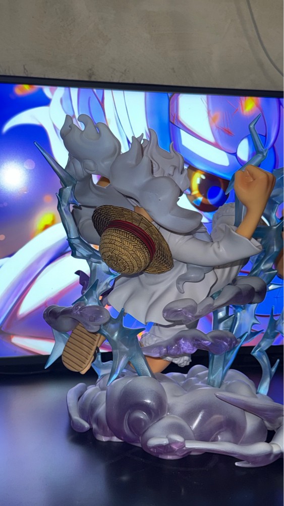 Luffy Gear 5 Giant Figure - 2