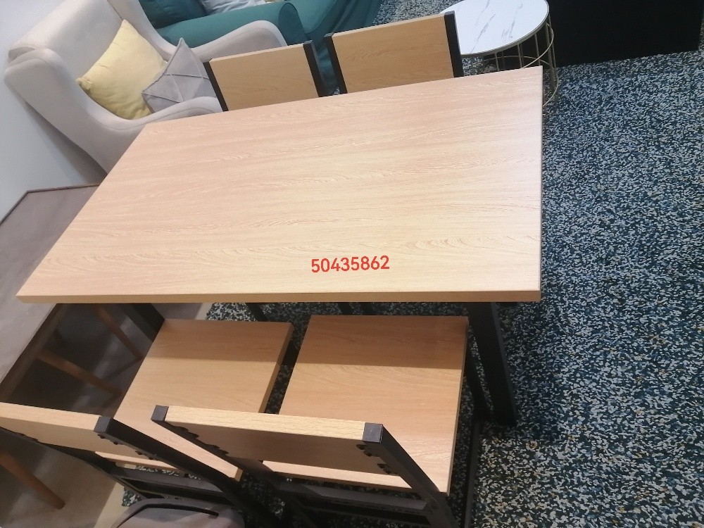 طاولة طعام جديدة بأربعة كراسي. جو - 3