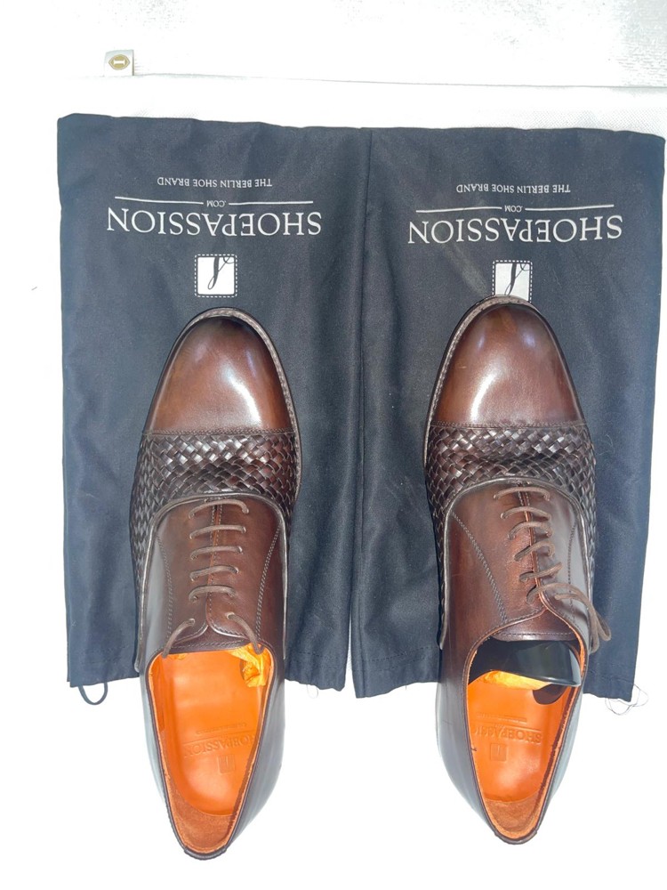 Two original Spanish shoes - 11
