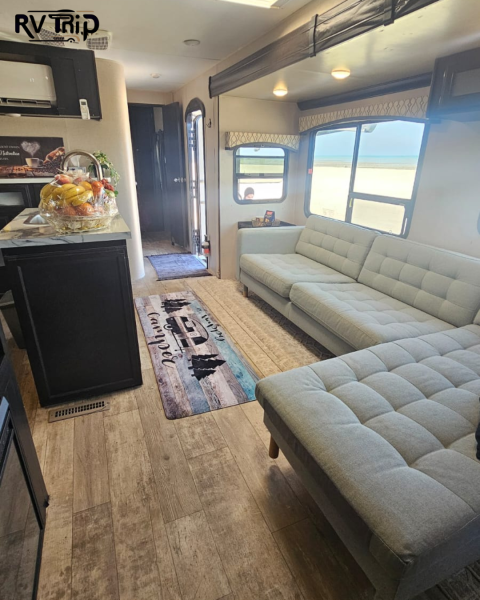 Fully Equipped RV for Rent -Qatar - 4