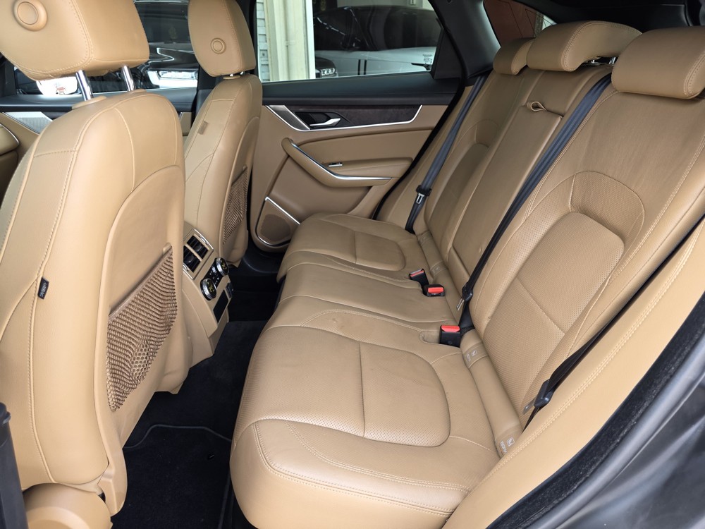 JAGUAR F PACE 2021 - 8