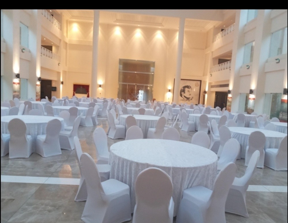 للبيع تلبيسات كراسي وطاولات - 3