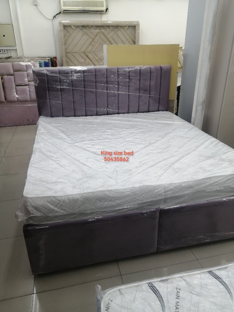 King size box bed - 1