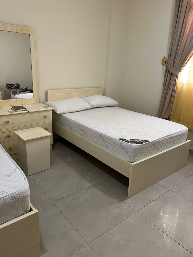 عدد اثنين سرير فردي مع تسريحة  - 5