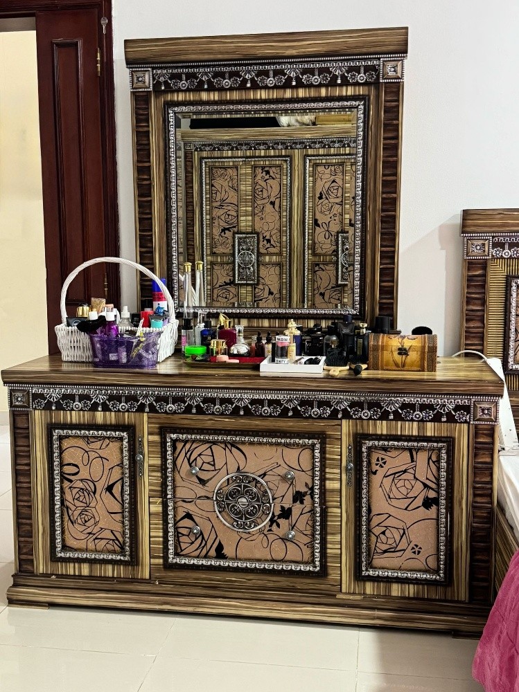 للبيع غرفة نوم كاملة بحالة ممتاة - 1