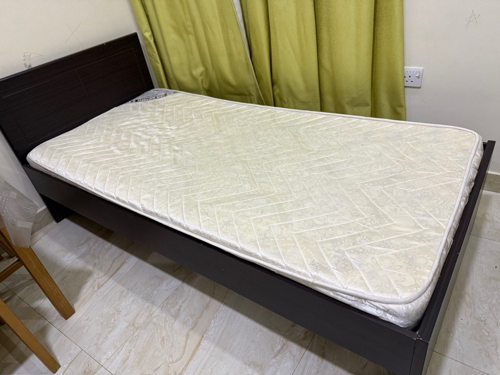 single bed and medicated mattress - 1