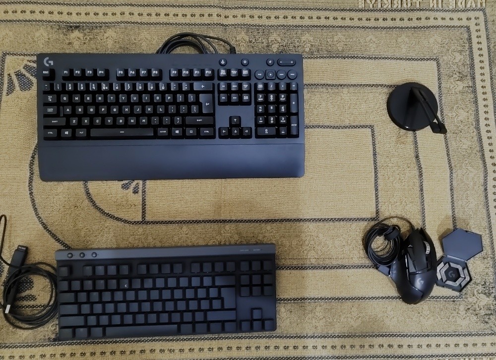 Logitech keyboard & mouse gaming - 1