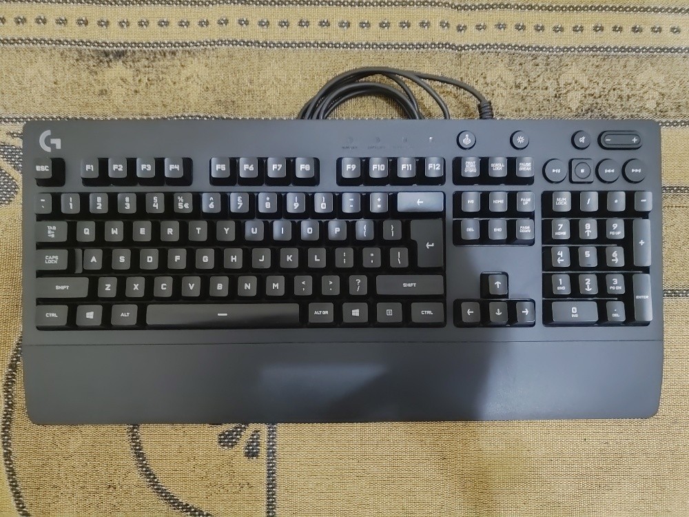 Logitech keyboard & mouse gaming - 2