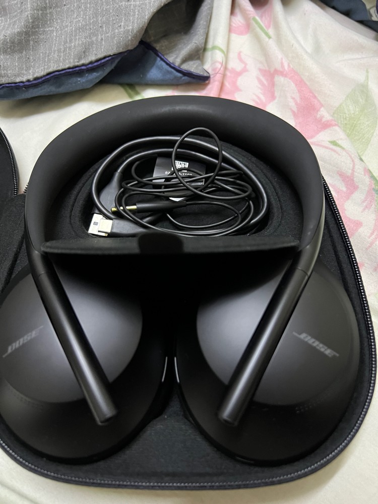 Bose headphones 700 - 2