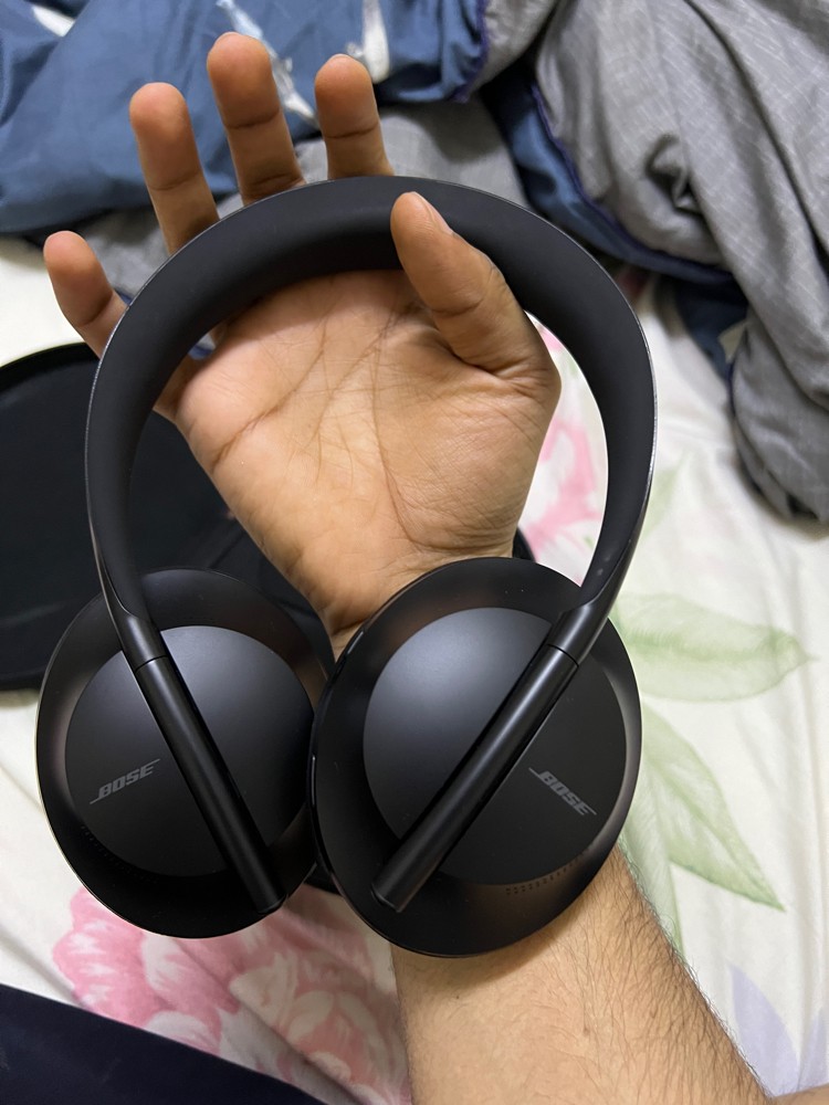 Bose headphones 700 - 3