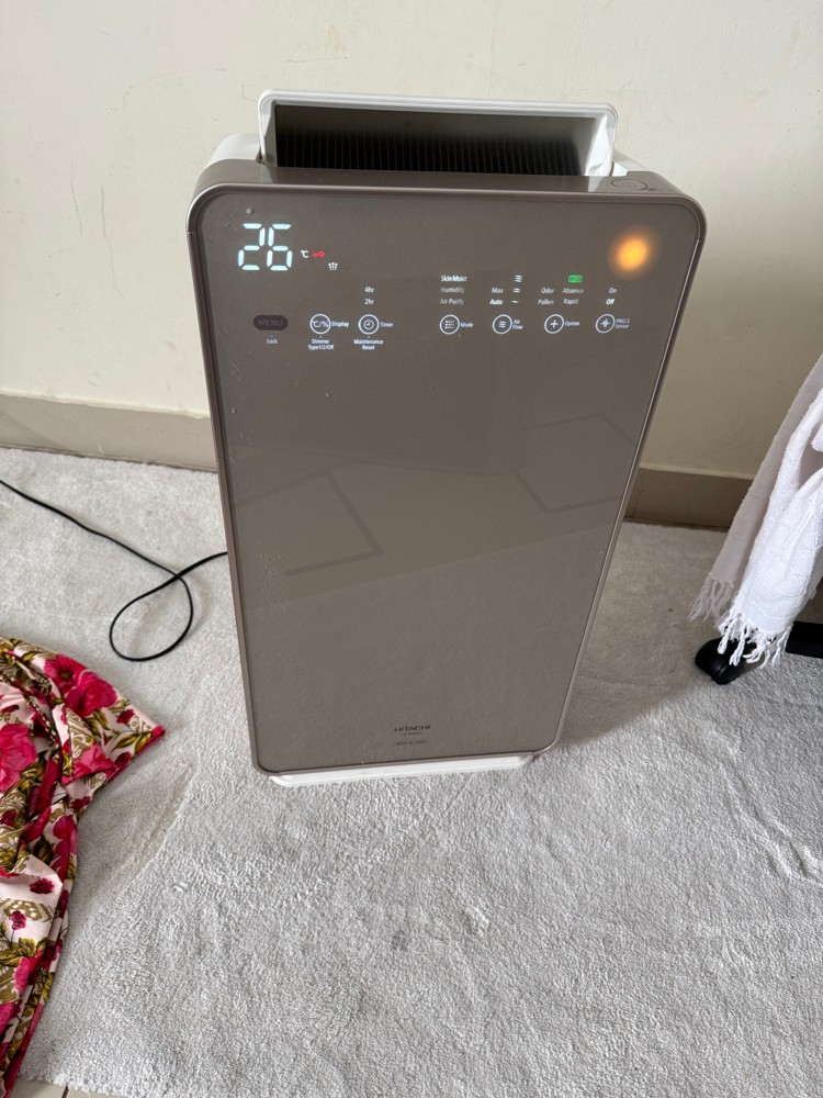 Hitachi Air purifier  - 1