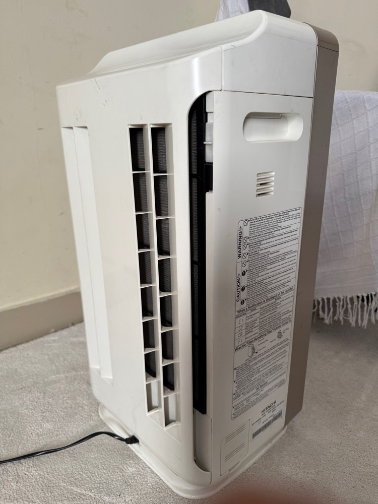 Hitachi Air purifier  - 2