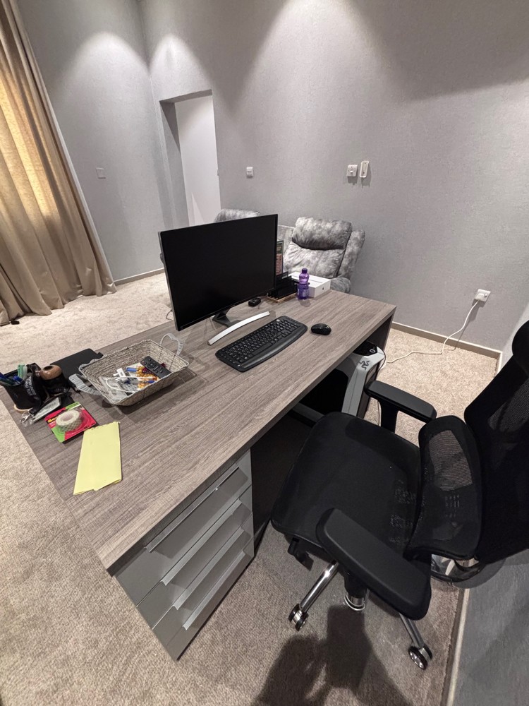 Office table with chair - 3