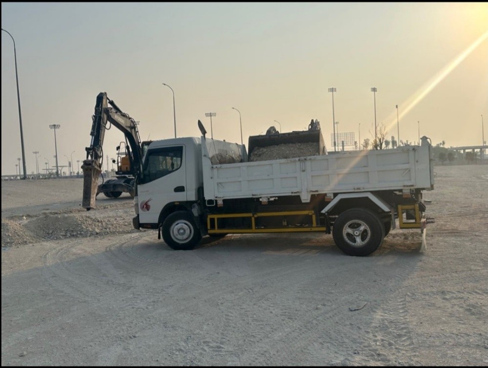 tipper truck double cabin - 1