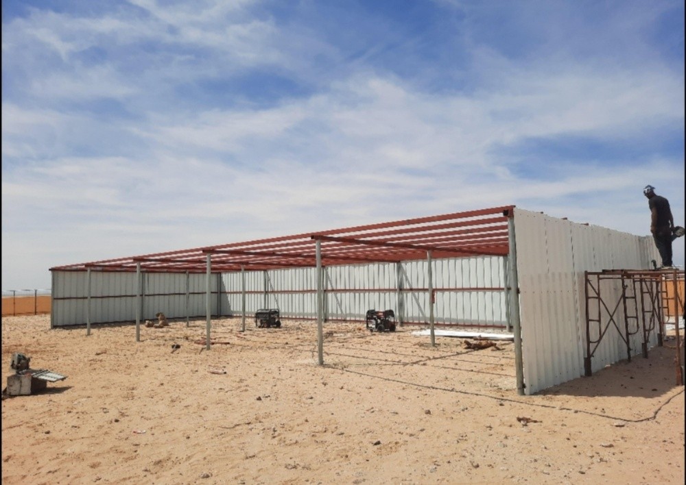 مظلات الجمال والماعز - 1