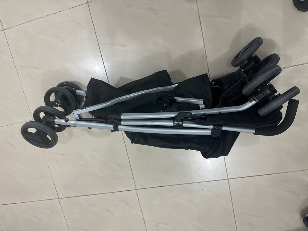 عربه اطفال ماركه جولى جديد خفيفه - 5