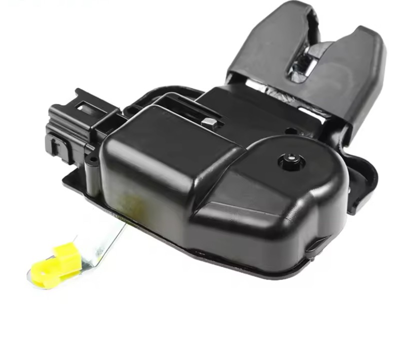 Nissan tidda trunk lock - 2