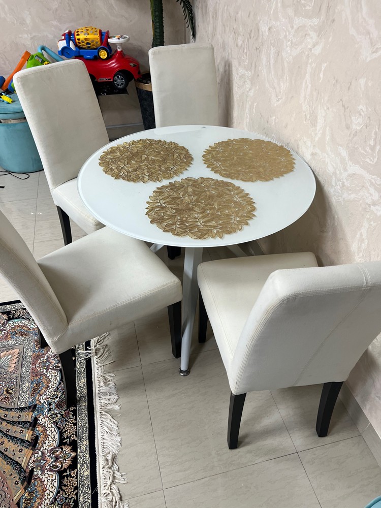 Small Dining Table with 4 chairs - 3