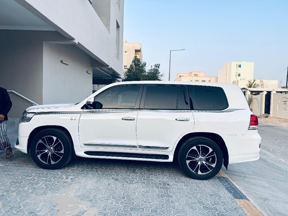 Land Cruiser VX-R - 3