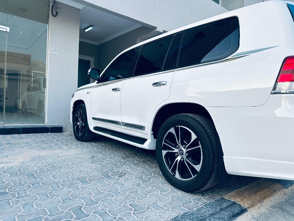 Land Cruiser VX-R - 5