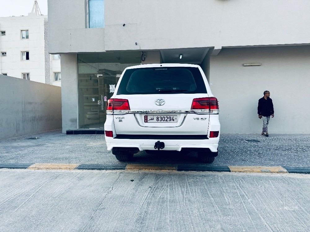 Land Cruiser VX-R - 1