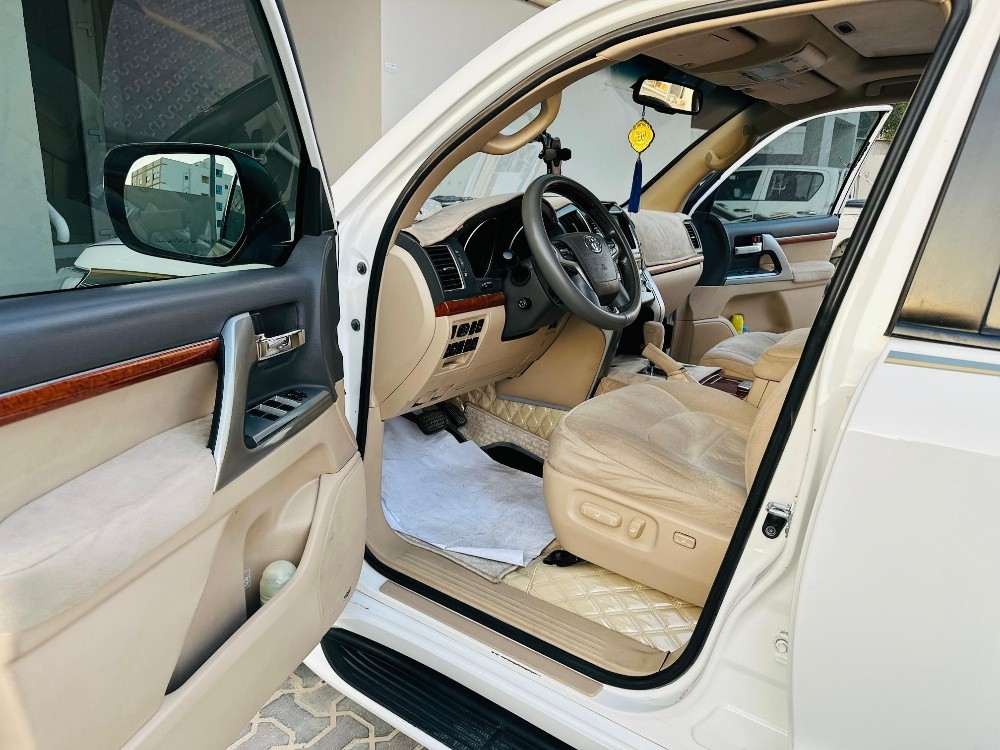Land Cruiser VX-R - 8