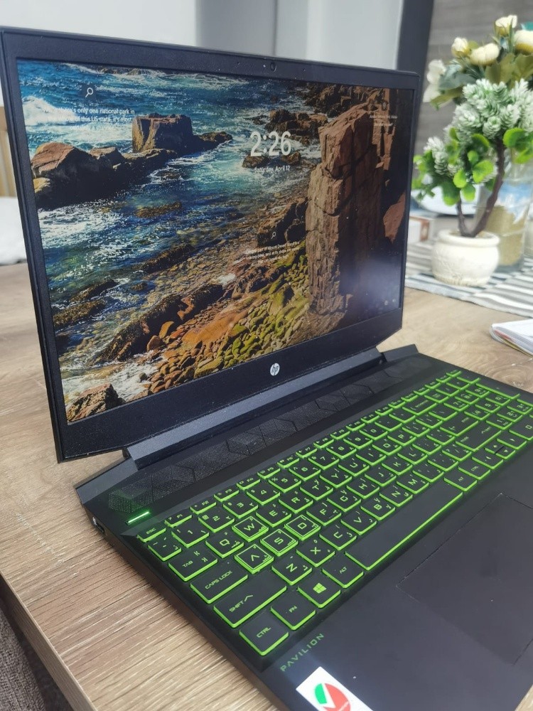 HP PAVILION - 1