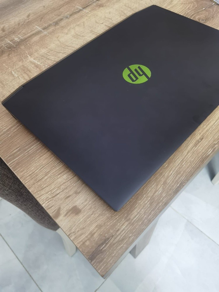 HP PAVILION - 3